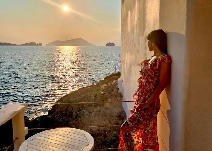 Milos Island -cavo Paradiso Boutique Ochen House