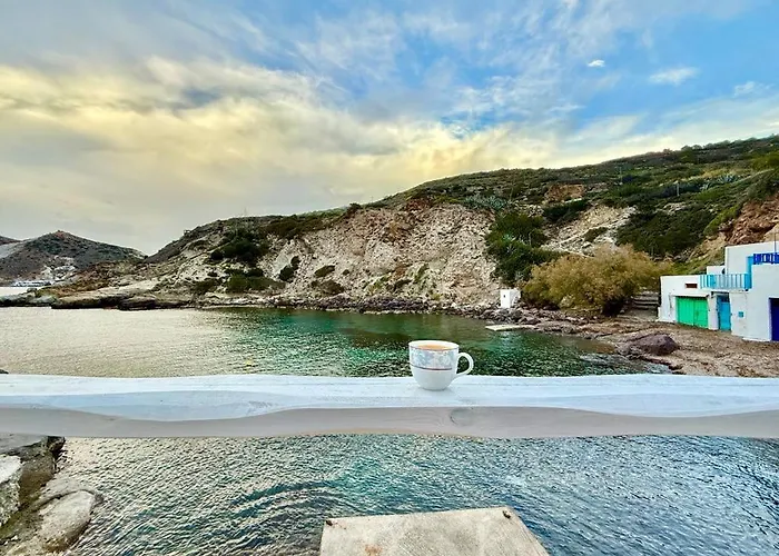 Milos Island -cavo Paradiso Boutique Ochen House