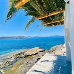 Milos Island -cavo Paradiso Boutique Ochen House