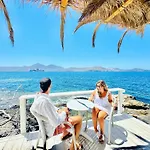 Milos Island -cavo Paradiso Boutique Ochen House Lägenhet *