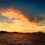 Milos Island -cavo Paradiso Boutique Ochen House